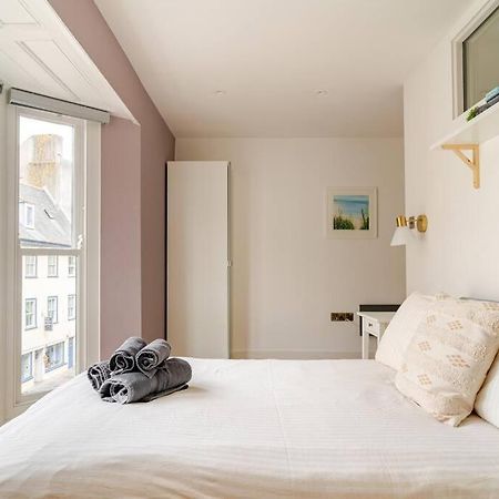 Stunning 2 Bed Apartment, Heart Of The Barbican Плимът Екстериор снимка