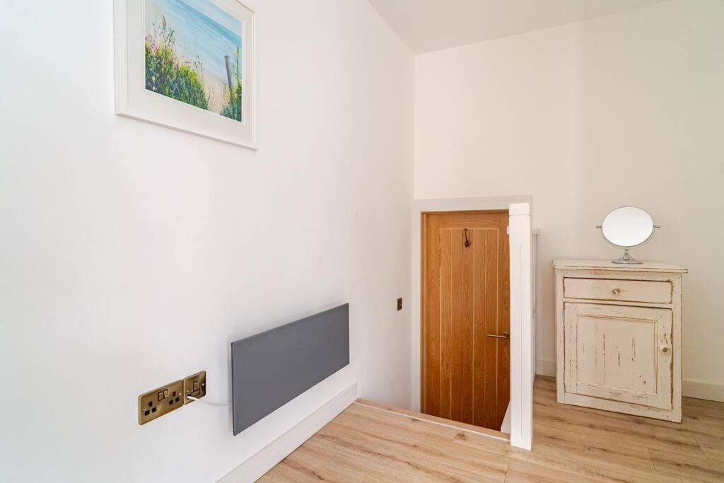 Stunning 2 Bed Apartment, Heart Of The Barbican Плимът Екстериор снимка