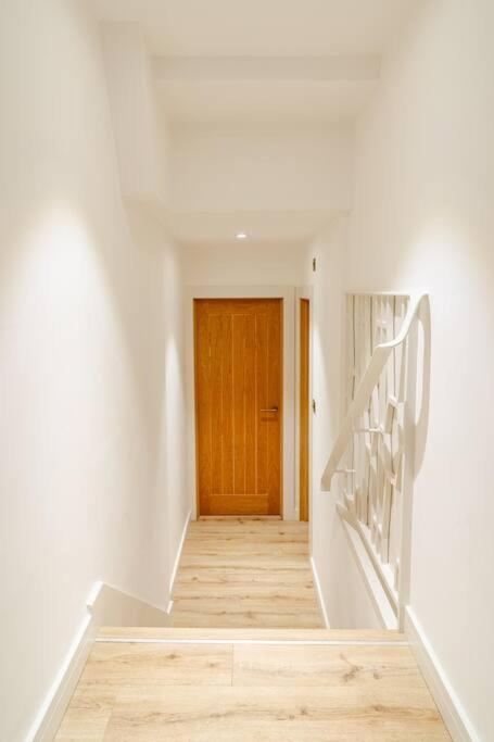 Stunning 2 Bed Apartment, Heart Of The Barbican Плимът Екстериор снимка